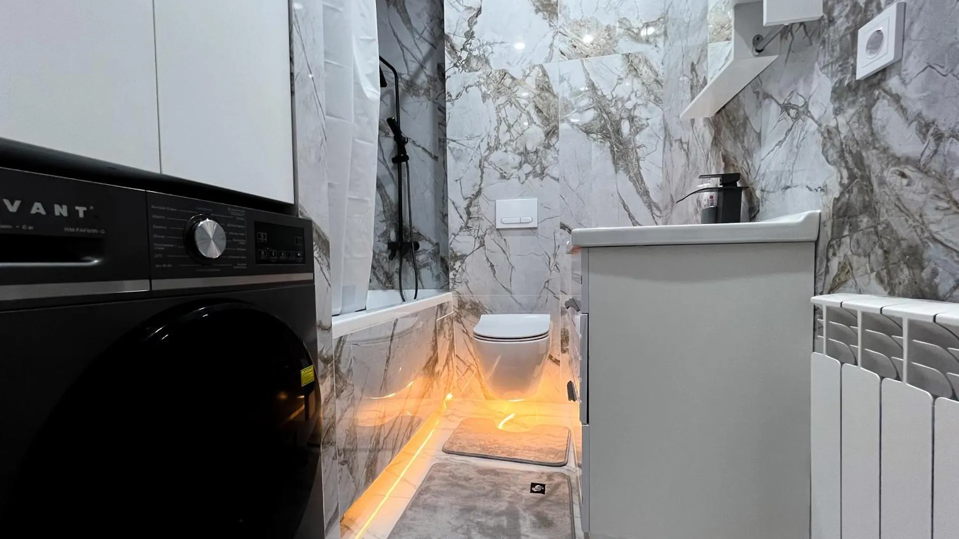 3 Комнаты Раимбек Резиденс 19 & Питьевая Вода Подарок Almaty Apartment